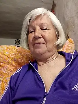 KlaudiaDarling online show from 04/01/26, 06:38