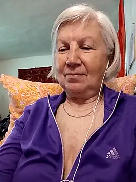 Snapshot of KlaudiaDarling chatting on 04/20/26, 08:17 KlaudiaDarling online show from 04/20/26, 08:17