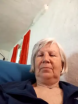 KlaudiaDarling online show from 04/11/26, 08:18