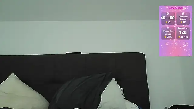 Snapshot of lina_99_ chatting on 04/16/26, 05:52 lina 99 online show from 04/16/26, 05:52