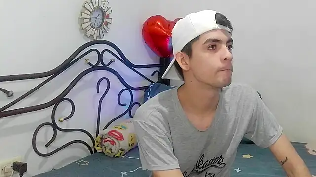 nico22love online show from 03/01/26, 06:08