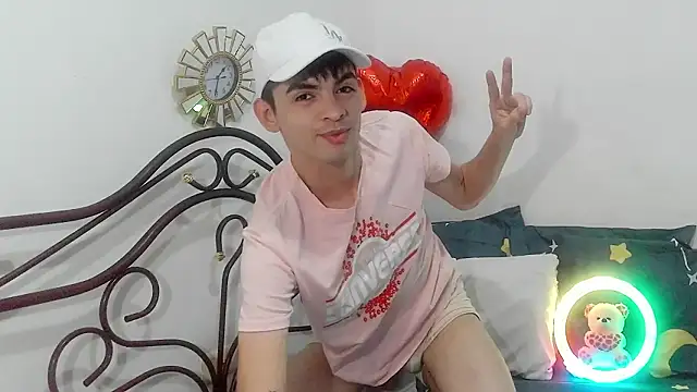 nico22love online show from 02/25/26, 12:11