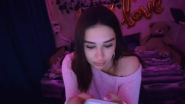 AlisiaRose online show from 04/14/26, 10:26