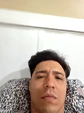 Snapshot of HoofedCylinder chatting on 02/18/26, 03:41 HoofedCylinder online show from 02/18/26, 03:41