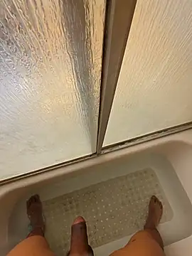 Snapshot of HoofedCylinder chatting on 04/06/26, 02:07 HoofedCylinder online show from 04/06/26, 02:07