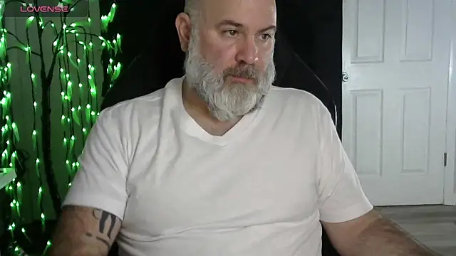 Snapshot of XJJ77x chatting on 02/24/26, 02:23 XJJ77x online show from 02/24/26, 02:23