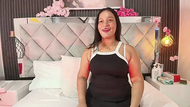 Sara Channel01 online show from 04/13/26, 11:14