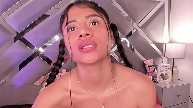 Snapshot of melody__sweet_ chatting on 04/07/26, 09:00 melody sweet online show from 04/07/26, 09:00