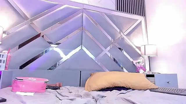 Snapshot of melody__sweet_ chatting on 03/15/26, 08:21 melody sweet online show from 03/15/26, 08:21