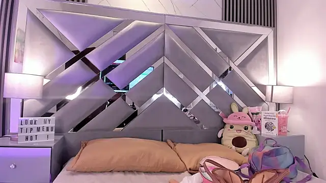 Snapshot of melody__sweet_ chatting on 04/04/26, 08:26 melody sweet online show from 04/04/26, 08:26