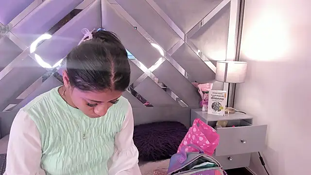 Snapshot of melody__sweet_ chatting on 03/22/26, 06:20 melody sweet online show from 03/22/26, 06:20