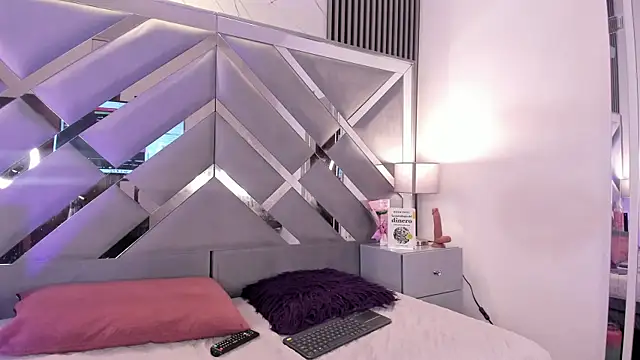 Snapshot of melody__sweet_ chatting on 03/23/26, 08:03 melody sweet online show from 03/23/26, 08:03