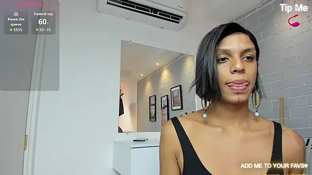 ISABELLA-SCOTT online show from 08/06/26, 08:26