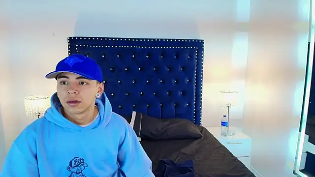 Jaden and sofia online show from 04/19/26, 03:18