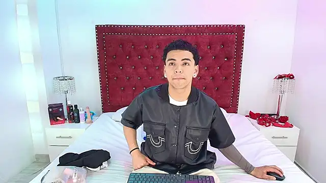 Jaden and sofia online show from 07/28/26, 03:14