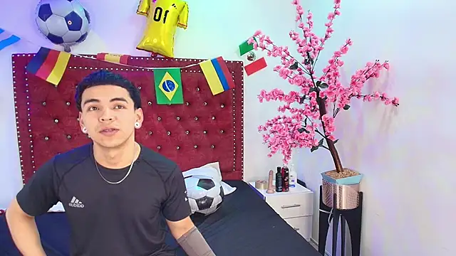 Jaden and sofia online show from 06/25/26, 03:04