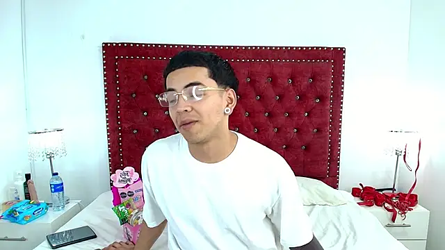 Jaden and sofia online show from 05/12/26, 03:14