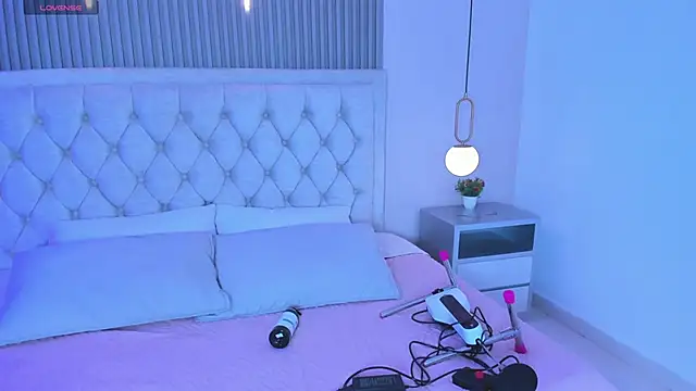 Chloe dolls18 online show from 01/07/26, 07:19