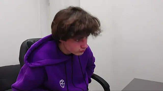 Daniel Shawnn online show from 04/07/26, 04:53