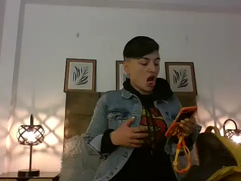 kat paradise online show from 02/22/26, 11:45