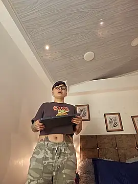 kat paradise online show from 04/19/26, 11:33