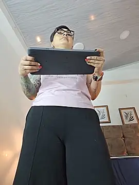 kat paradise online show from 05/17/26, 11:43
