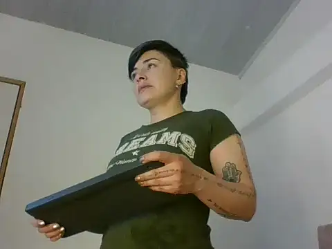 kat paradise online show from 03/18/26, 12:08