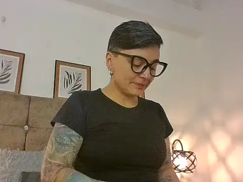 kat paradise online show from 02/10/26, 11:53