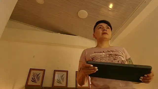 kat paradise online show from 03/31/26, 11:45