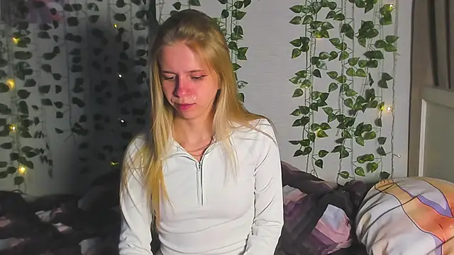 Cute Madam online show from 01/12/26, 10:58