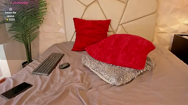 LittleZanee online show from 01/13/26, 08:13