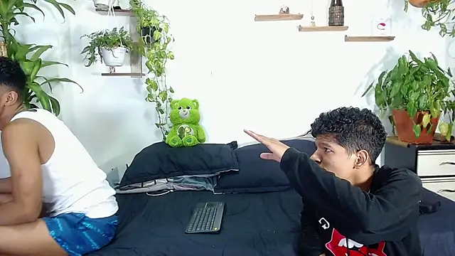 Interracial Snow Bunny online show from 02/12/26, 11:15