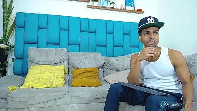 Interracial Snow Bunny online show from 03/31/26, 09:17