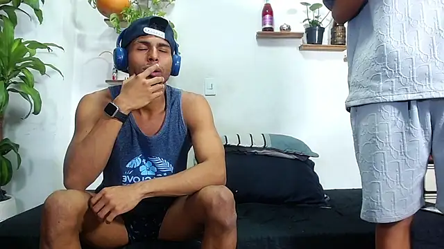 Interracial Snow Bunny online show from 03/05/26, 11:10