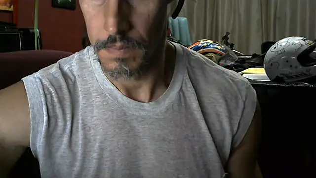 Snapshot of koolchillfun696969 chatting on 06/27/26, 05:02 koolchillfun696969 online show from 06/27/26, 05:02