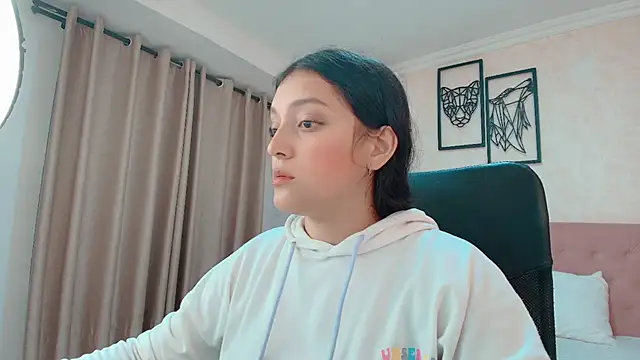 Snapshot of littlemolly_walcott chatting on 06/29/26, 10:53 littlemolly walcott online show from 06/29/26, 10:53