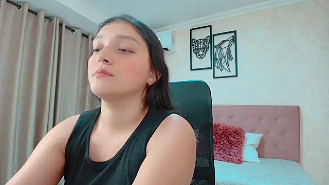Snapshot of littlemolly_walcott chatting on 06/26/26, 10:59 littlemolly walcott online show from 06/26/26, 10:59