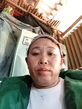 dakota-kis online show from 12/23/25, 06:02