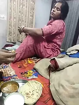 Snapshot of hornycouple20000 chatting on 02/15/26, 07:35 hornycouple20000 online show from 02/15/26, 07:35