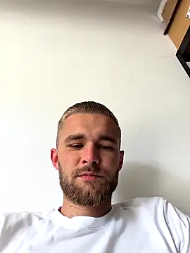 Benjamiinlt online show from 05/03/26, 12:09