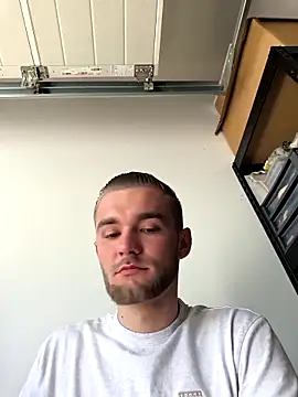 Benjamiinlt online show from 04/08/26, 01:23