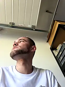 Benjamiinlt online show from 04/10/26, 04:36