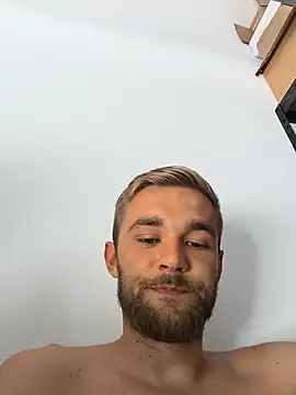 Benjamiinlt online show from 06/24/26, 01:21