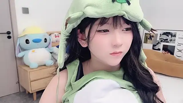 Snapshot of lnua-lnua chatting on 01/17/26, 02:42 lnua-lnua online show from 01/17/26, 02:42