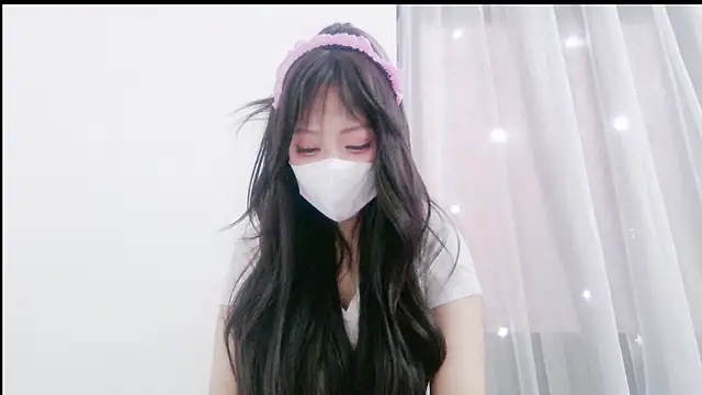 Snapshot of Girl-wets chatting on 02/03/26, 08:52 Girl-wets online show from 02/03/26, 08:52