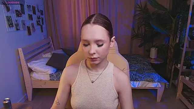 Haya Harareet online show from 03/30/26, 07:54