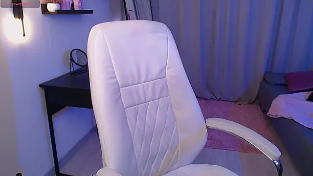 Haya Harareet online show from 04/08/26, 07:32