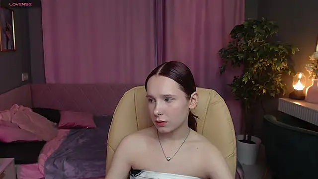 Haya Harareet online show from 03/21/26, 08:41