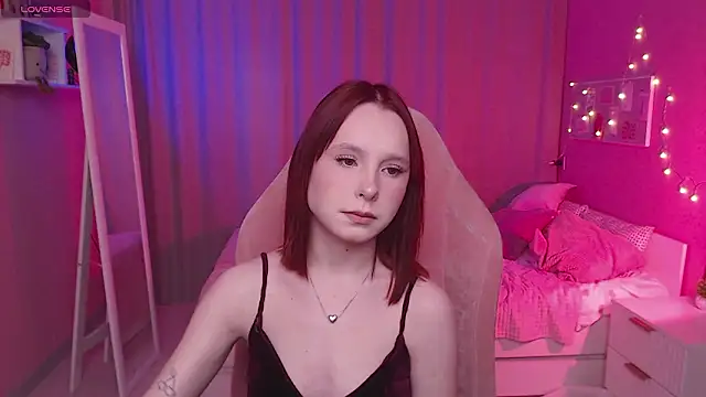 Haya Harareet online show from 03/15/26, 08:21