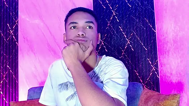 Snapshot of Sweet_David_ chatting on 01/12/26, 08:15 Sweet David online show from 01/12/26, 08:15